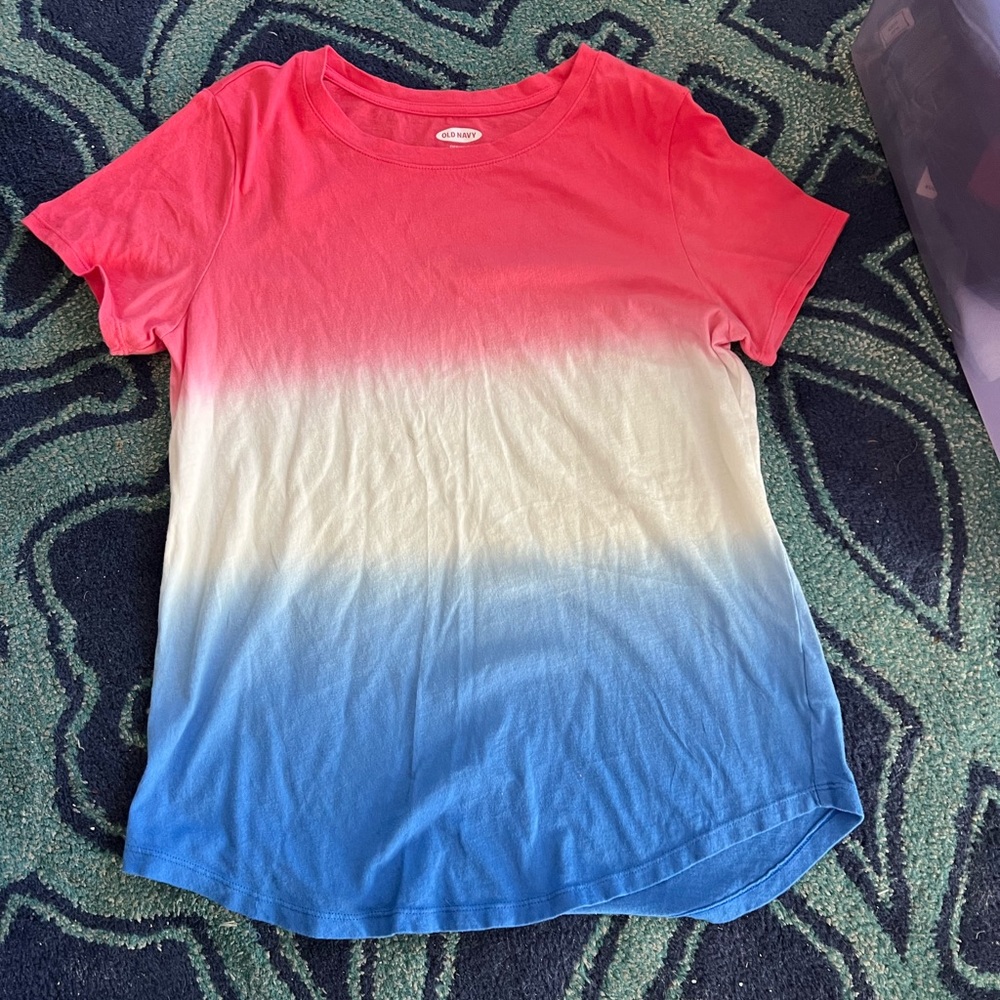 Old navy tshirt size small never worn